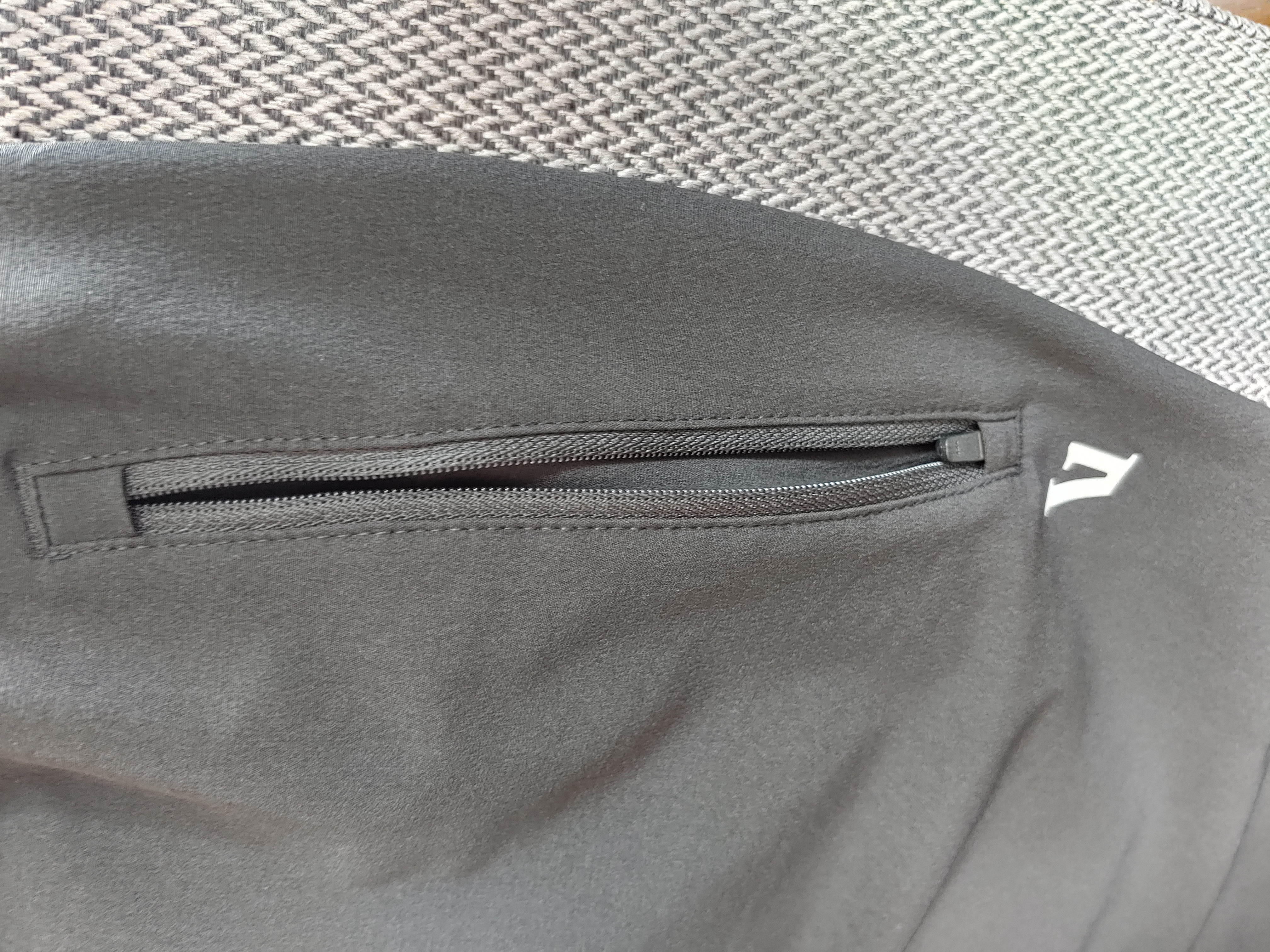 vuori transit jogger review